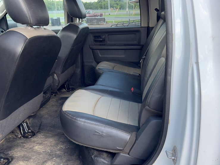 2012-dodge-ram-5500-image-14