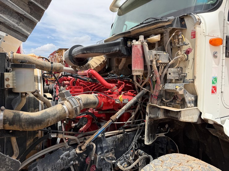2019-international-hx620-image-18