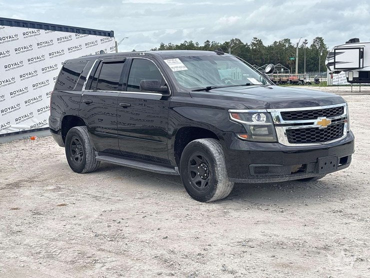 2016-chevrolet-tahoe-image-2