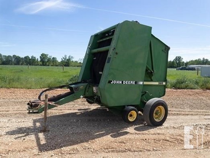 1995-john-deere-385-image-1