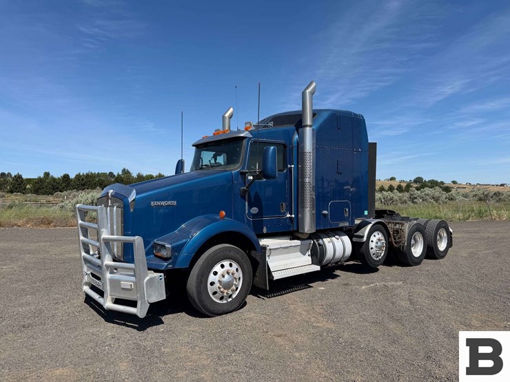 2015-kenworth-t800-image-1
