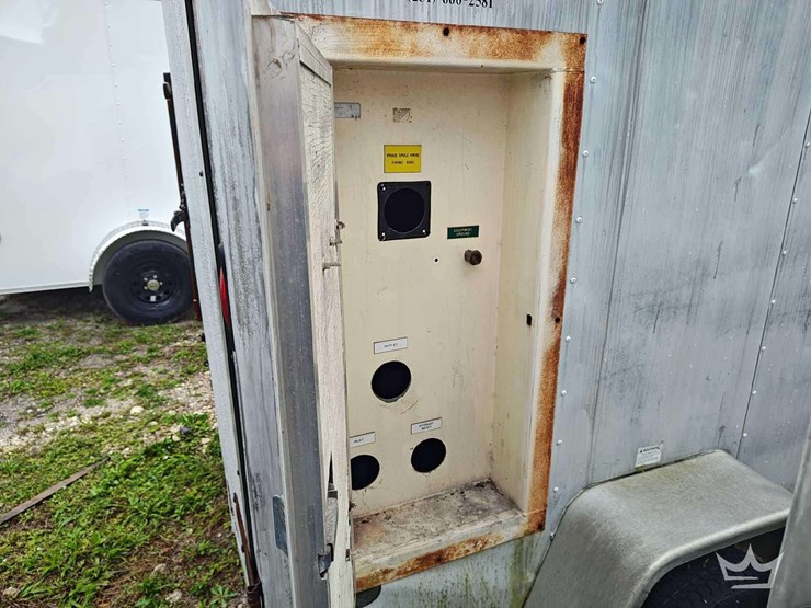 2006-port-city-5ft.-x-8ft.-s/a-enclosed-trailer-image-15