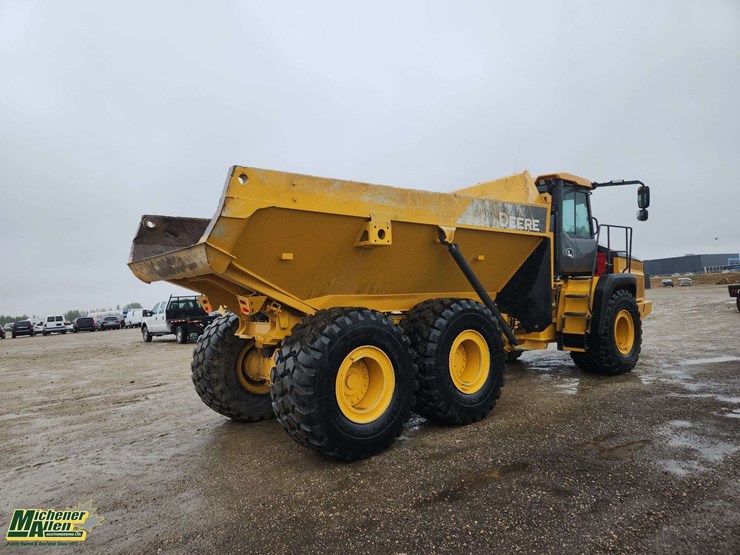 2020-deere-310e-image-6
