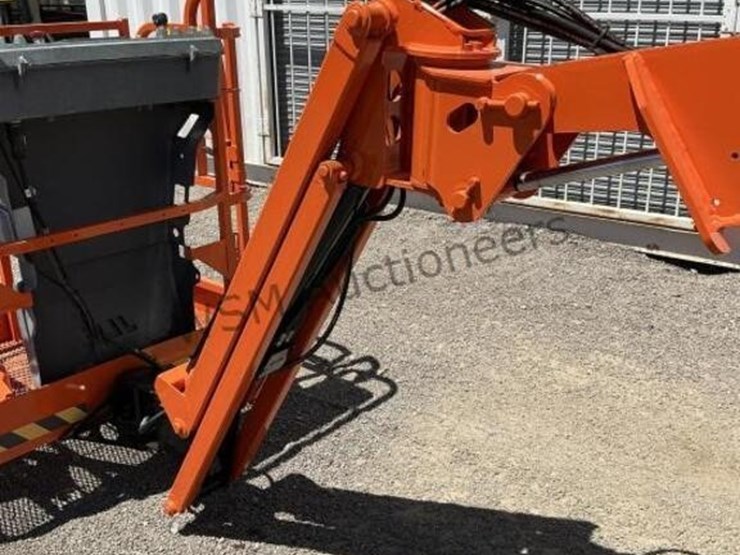 jlg-e300ajp-image-10