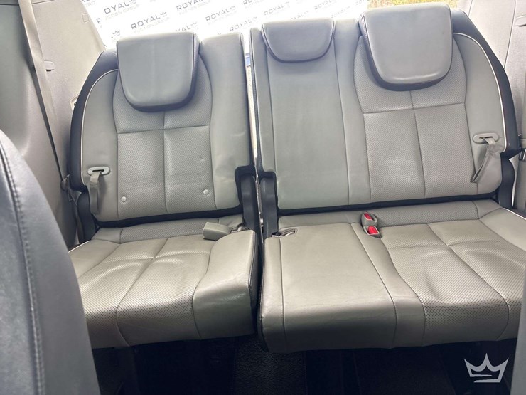 2015-kia-sedona-image-33