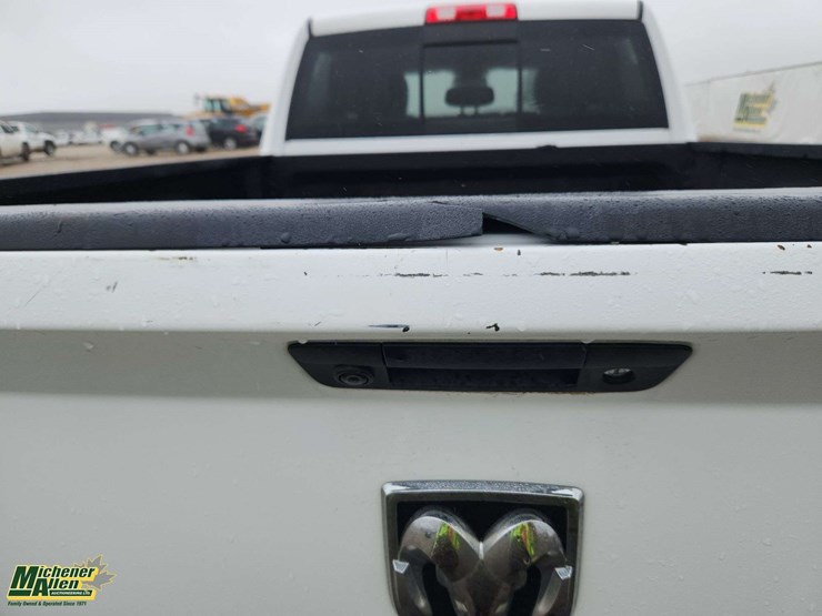 2017-dodge-3500-image-41