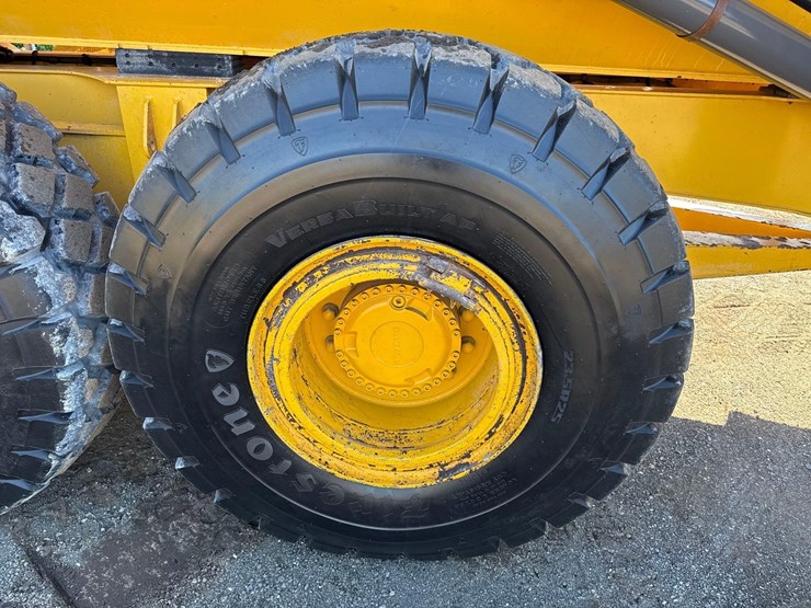 2019-volvo-a25g-image-16