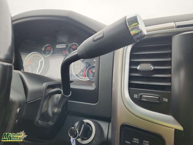 2017-dodge-3500-image-18