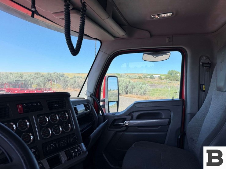 2015-kenworth-t880-image-61
