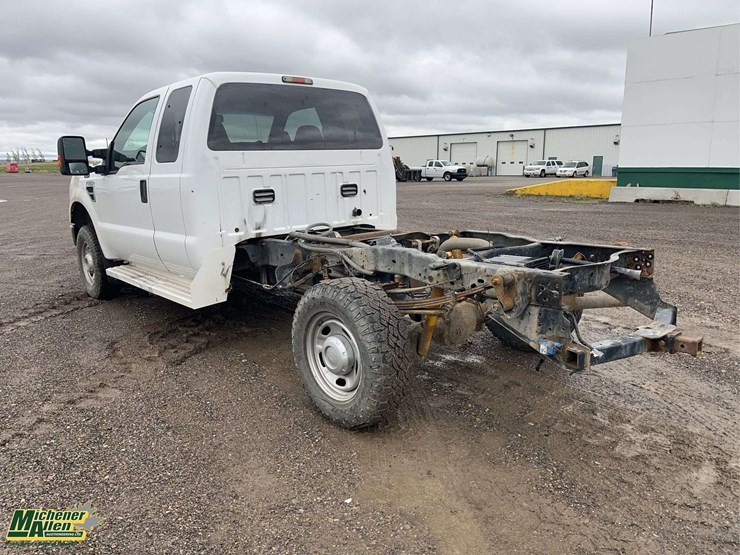 2010-ford-f350-image-3