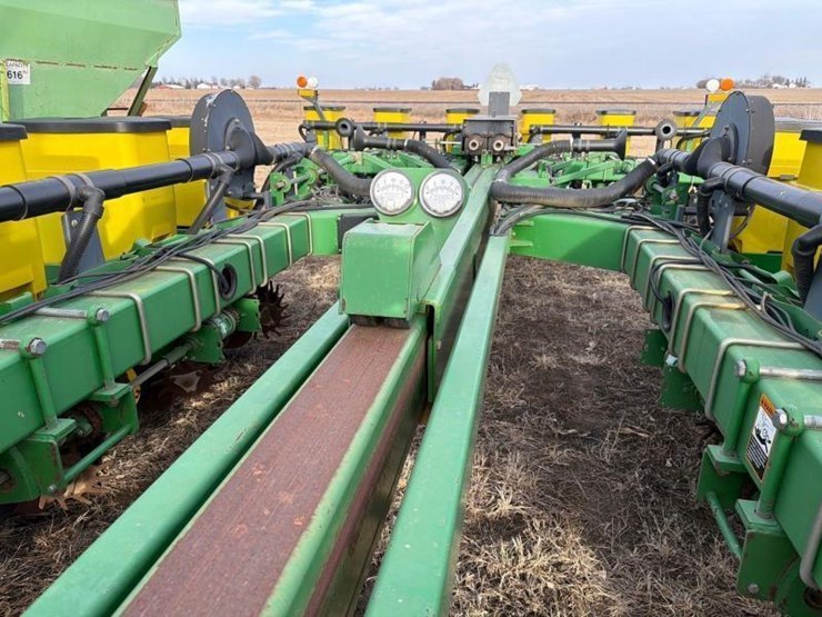 1994-john-deere-7200-image-24