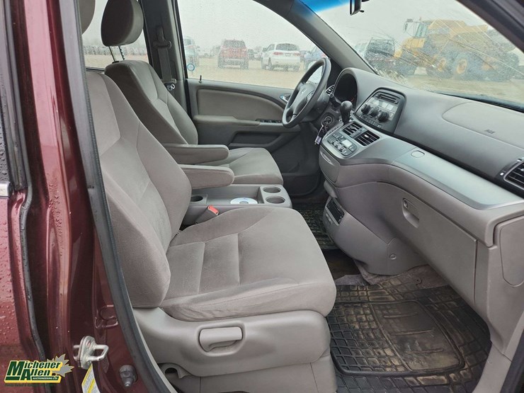 2010-honda-odyssey-image-23