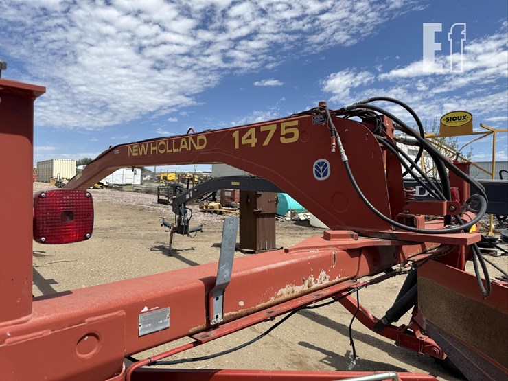 new-holland-1475-image-5