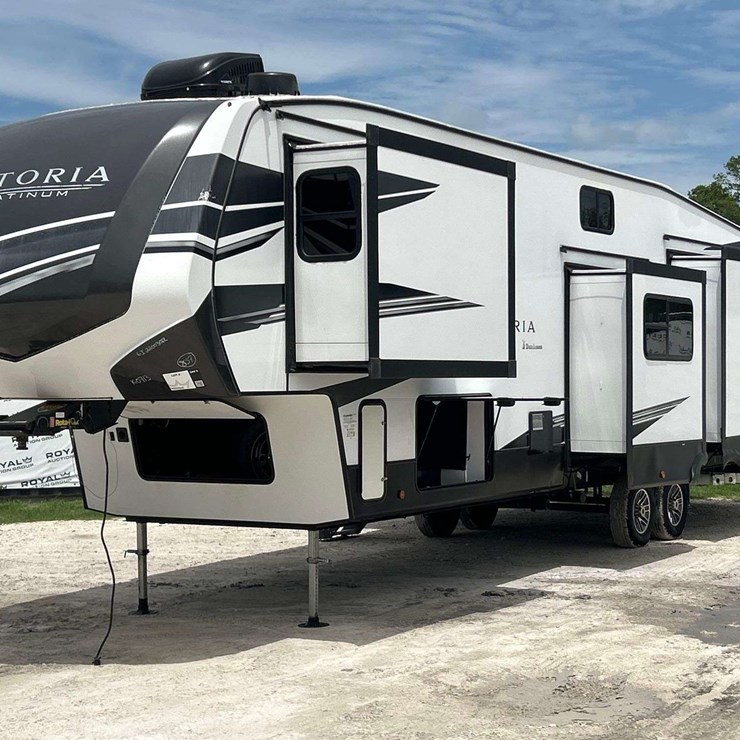 5th wheel camper