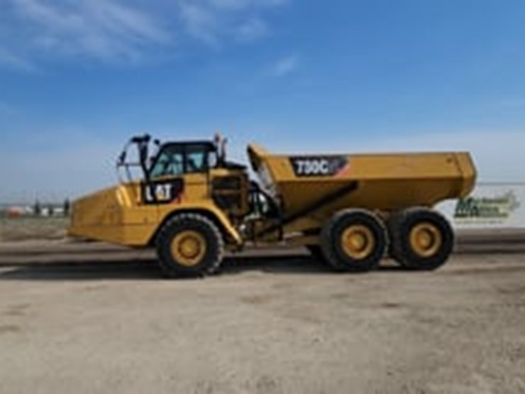 2017-caterpillar-730-image-5