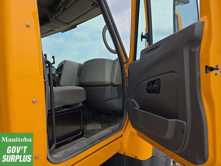 2011-international-workstar-7600-image-18
