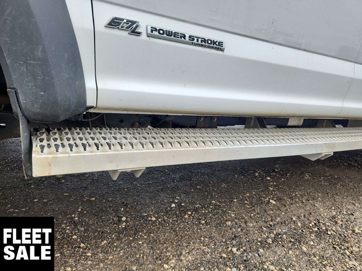 2021-ford-f550-image-45
