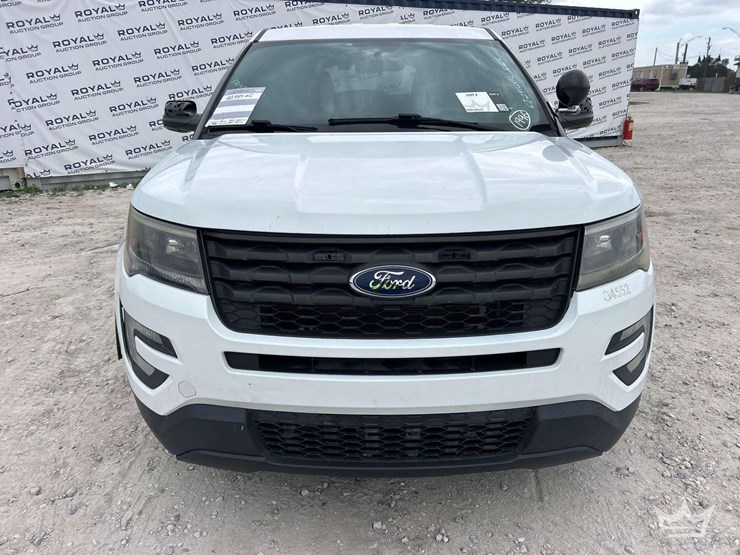 2018-ford-explorer-image-28