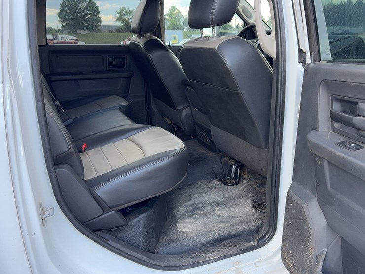 2012-dodge-ram-5500-image-16
