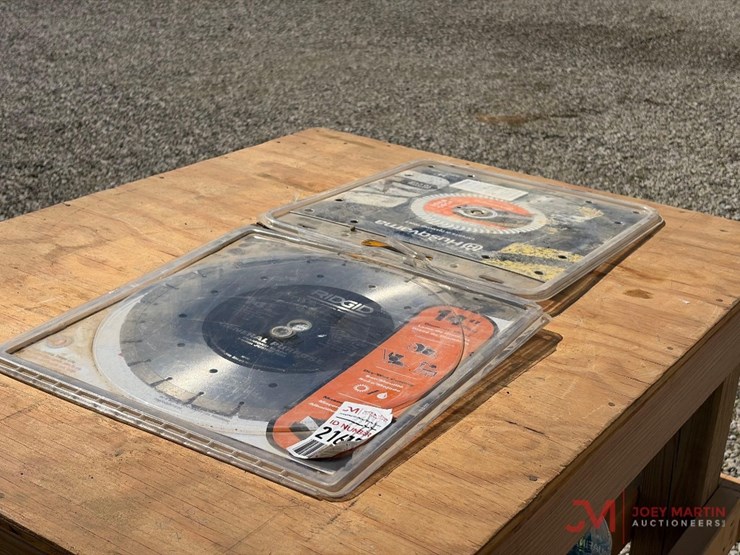 husqvarna-14"-diamond-saw-blade-and-ridgid-diamond-saw-blade-image-3
