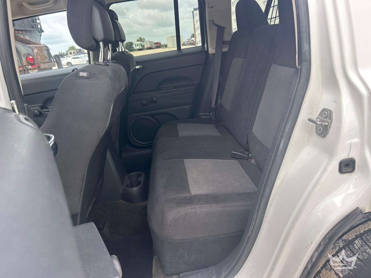 2016-jeep-patriot-image-16