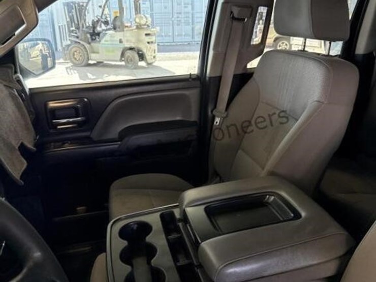 2015-chevrolet-silverado-2500hd-image-25