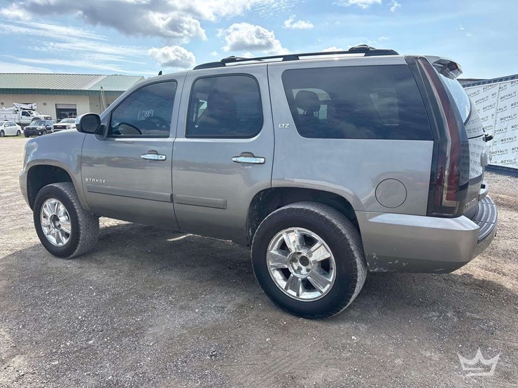 2007-chevrolet-tahoe-image-4