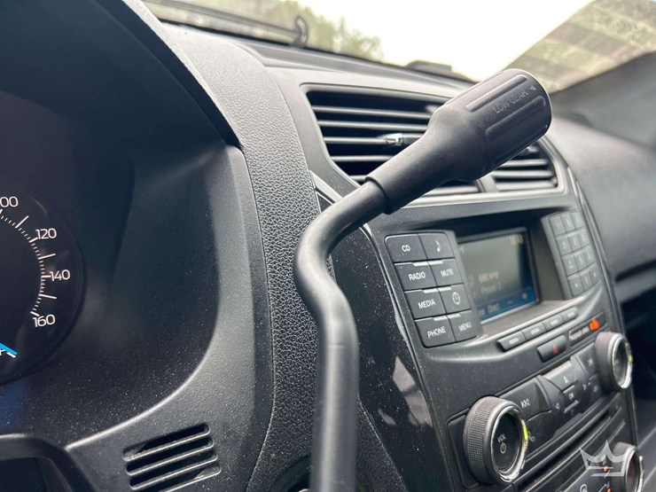 2018-ford-explorer-image-15
