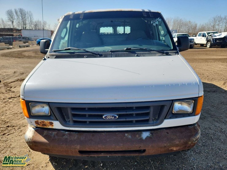 non-operable-2006-ford-e-250-cargo-van-image-9