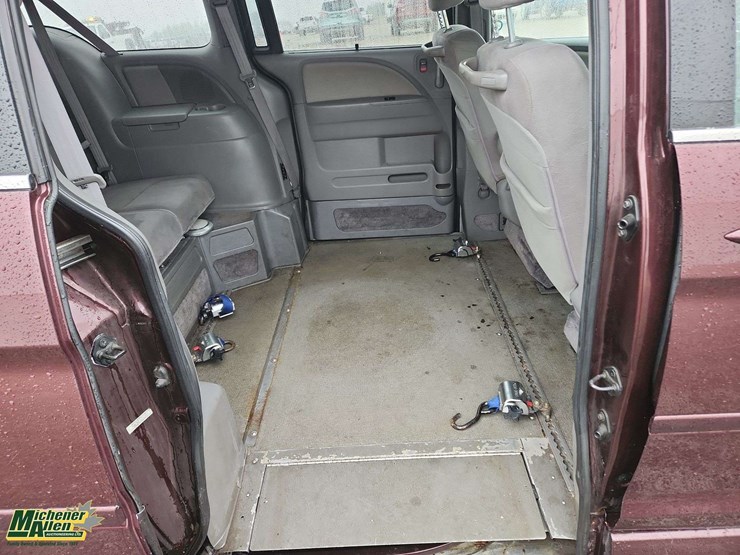 2010-honda-odyssey-image-24