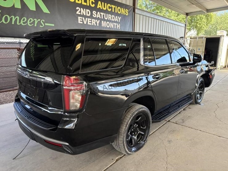 2023-chevrolet-tahoe-image-8