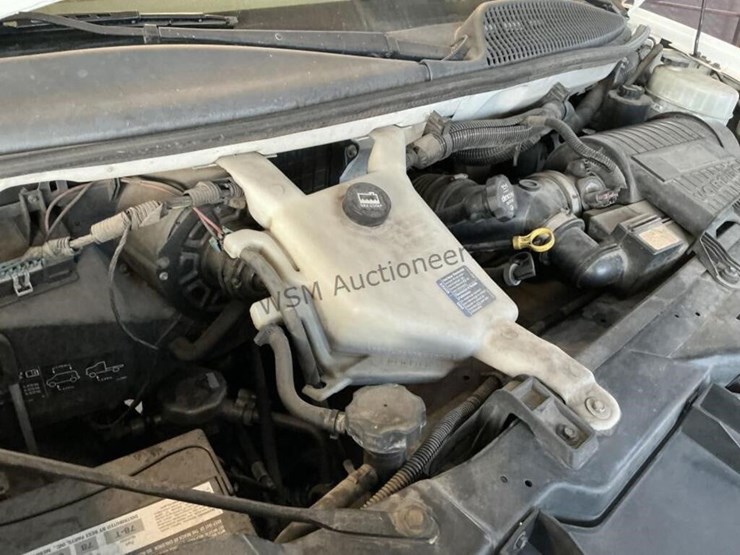 2015-chevrolet-express-3500-image-14