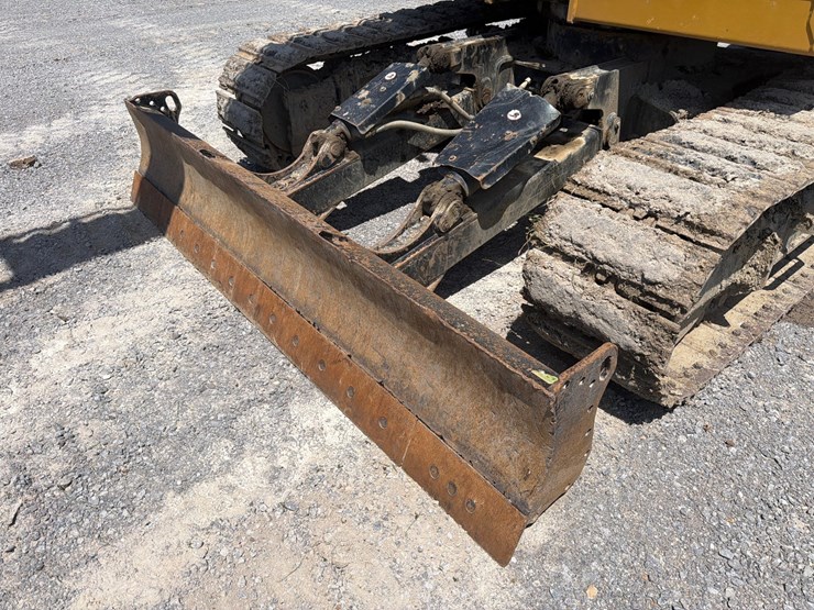caterpillar-310-image-9