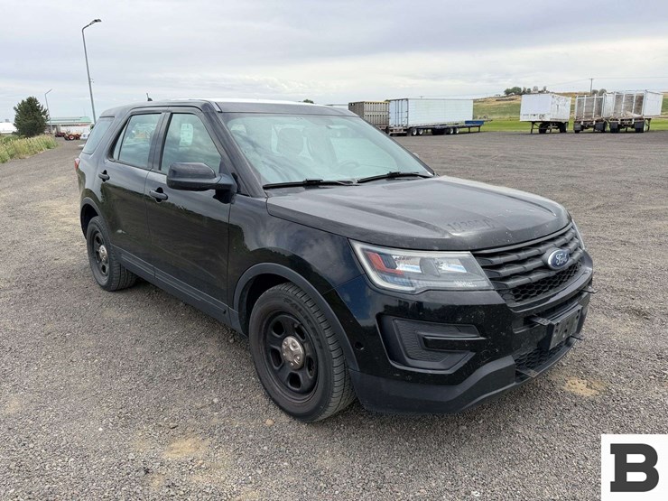 2017-ford-explorer-image-7