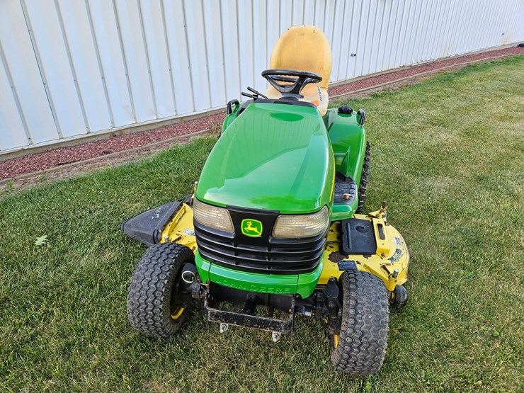 john-deere-x585-image-8
