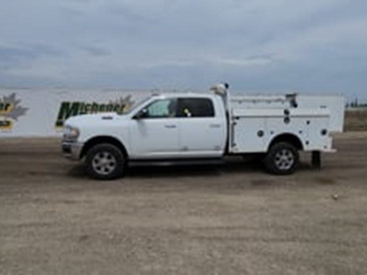 2020-dodge-2500-image-5