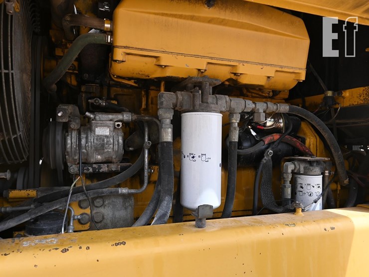 1996-deere-772bh-image-3