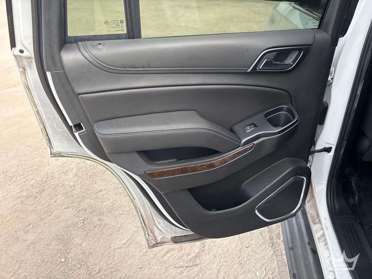2019-chevrolet-tahoe-image-18