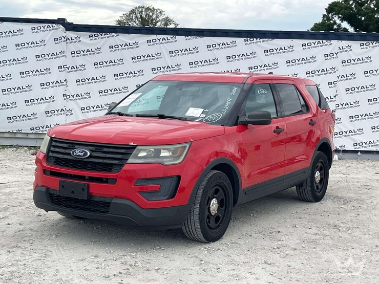 2016-ford-explorer-image-1