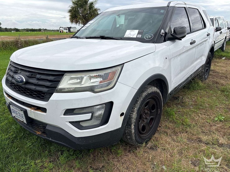 2017-ford-explorer-image-1