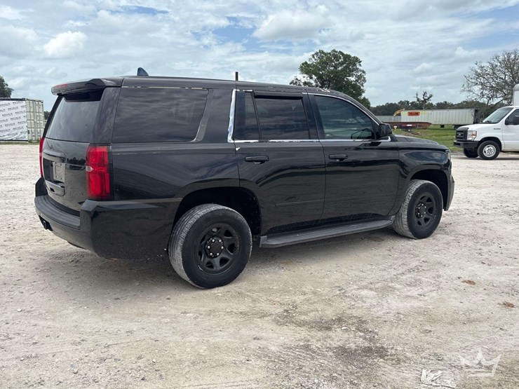 2016-chevrolet-tahoe-image-3