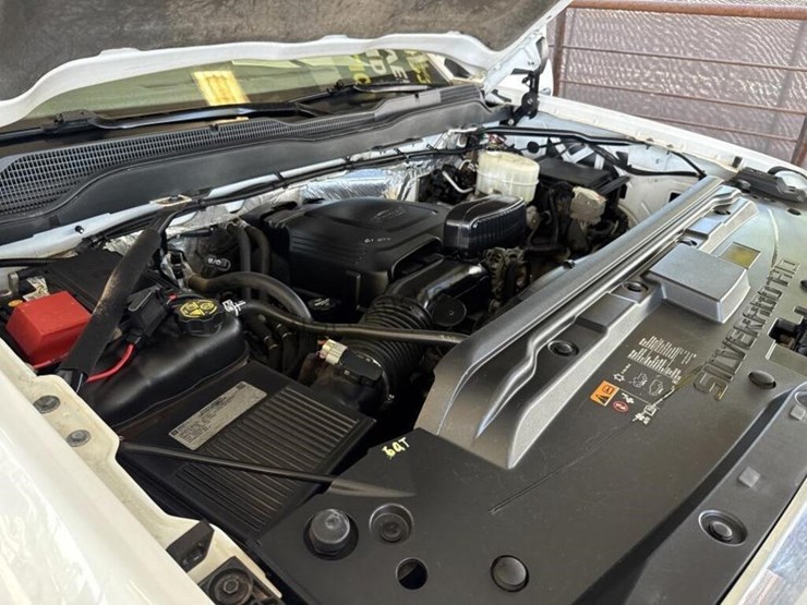 2015-chevrolet-silverado-2500hd-image-16