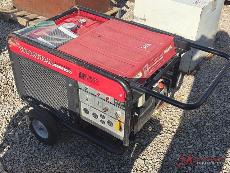 honda-es6500-gas-powered-generator-image-1