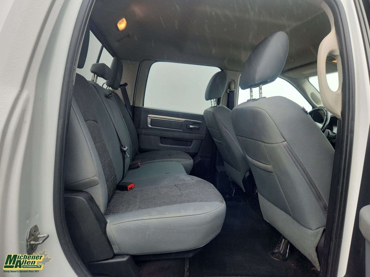 2017-dodge-3500-image-9