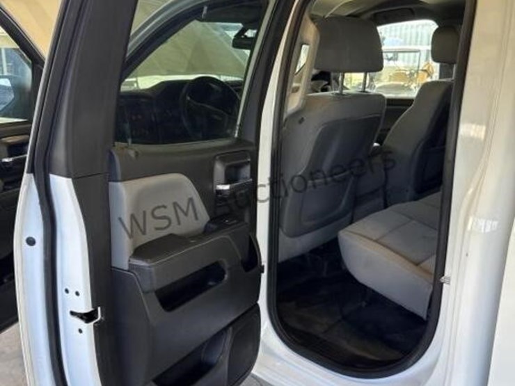 2015-chevrolet-silverado-1500-image-26