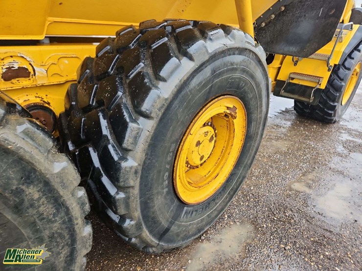 2014-deere-300d-image-15