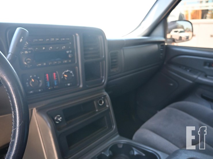 2005-chevrolet-silverado-1500-image-2
