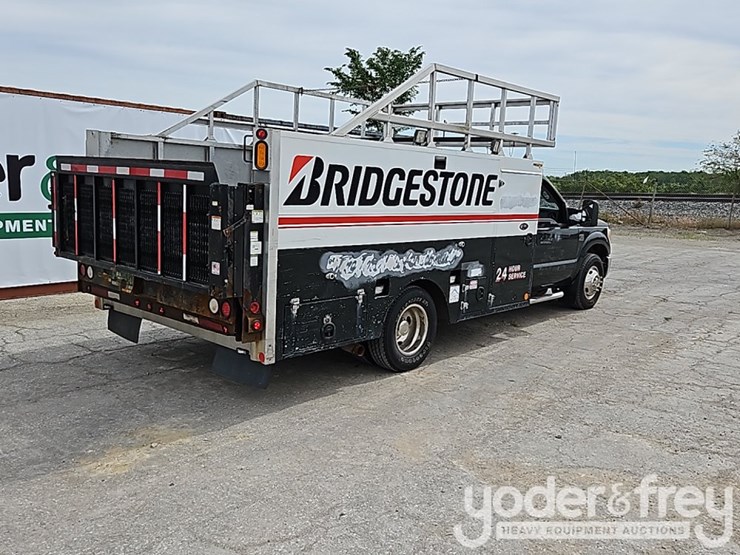 2015-ford-f350-sd-image-4