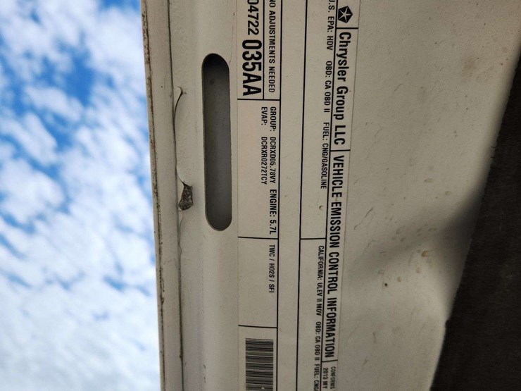 2013-ram-2500-slt-image-23