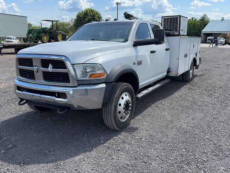 2012-dodge-ram-5500-image-1
